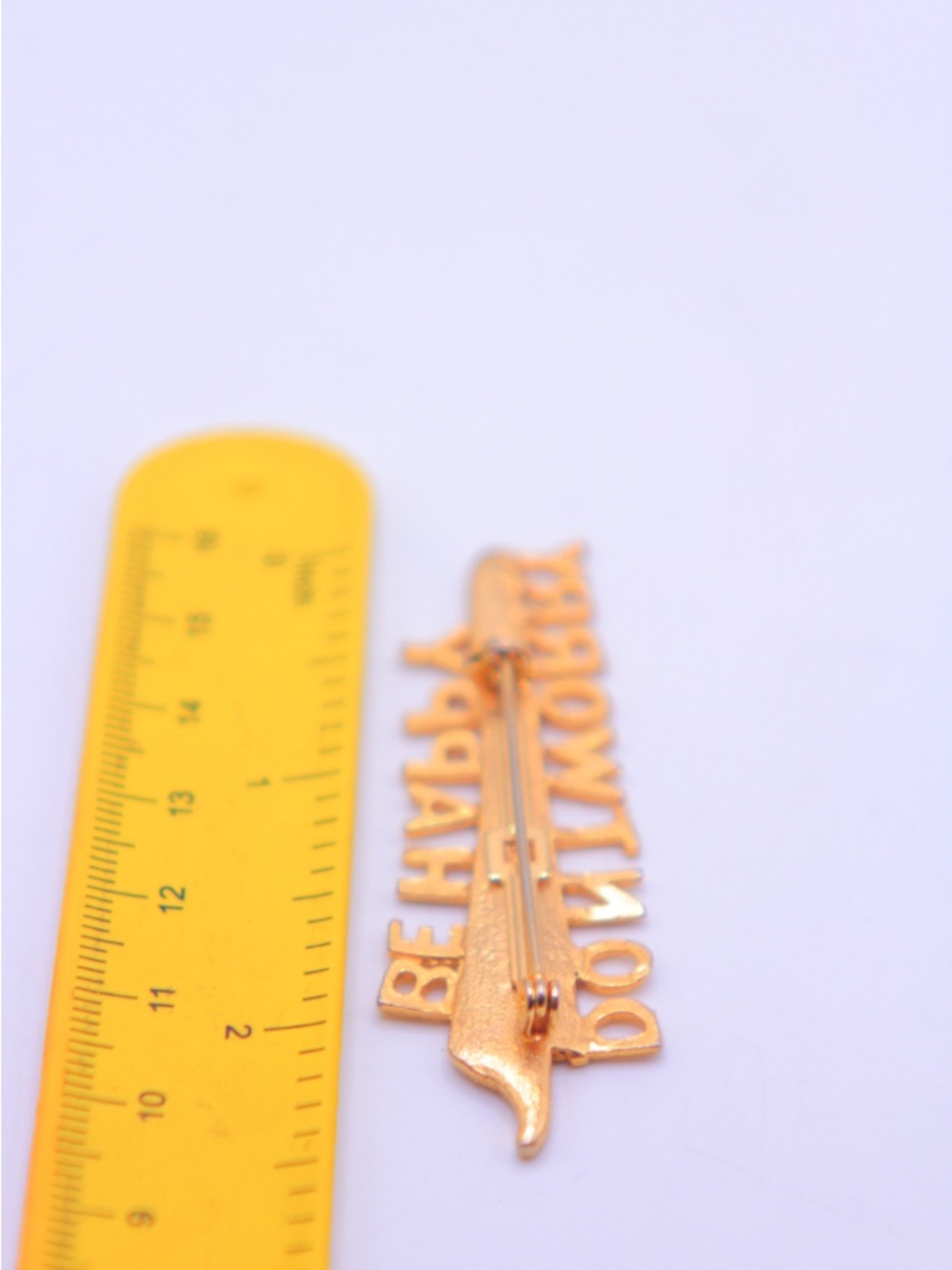 "Don't Worry Be Happy" Gold Tone Rhinestone Pin - Picture 5 of 5